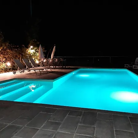 Il Volo, Piscina E Wellness Villa Castiglione Tinella Exterior photo